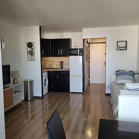 Apartment En Avec Vue Et Acces Au Port Gruissan