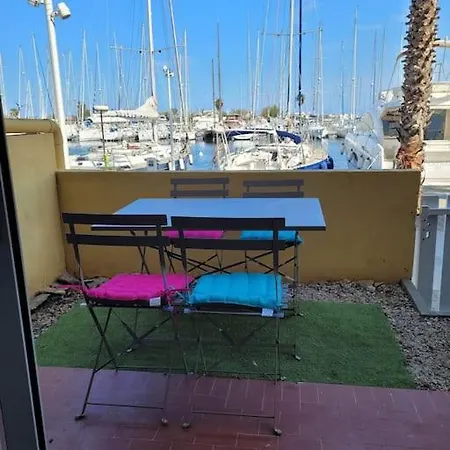 En Résidence Avec Vue Et Accès Au Port *