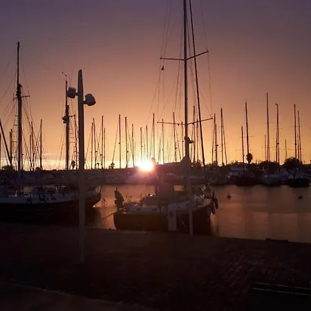 En Résidence Avec Vue Et Accès Au Port