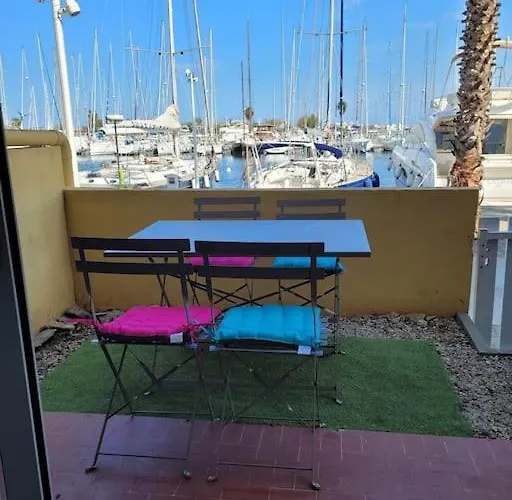En Avec Vue Et Acces Au Port *